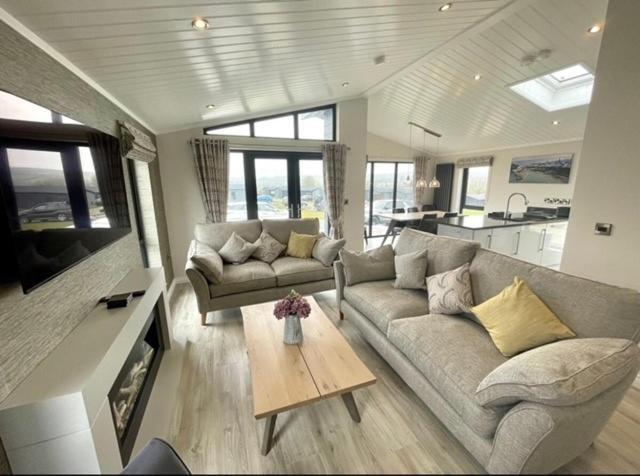 *Luxury Holiday Home With Hot Tub Close To Beach* Penally Bagian luar foto