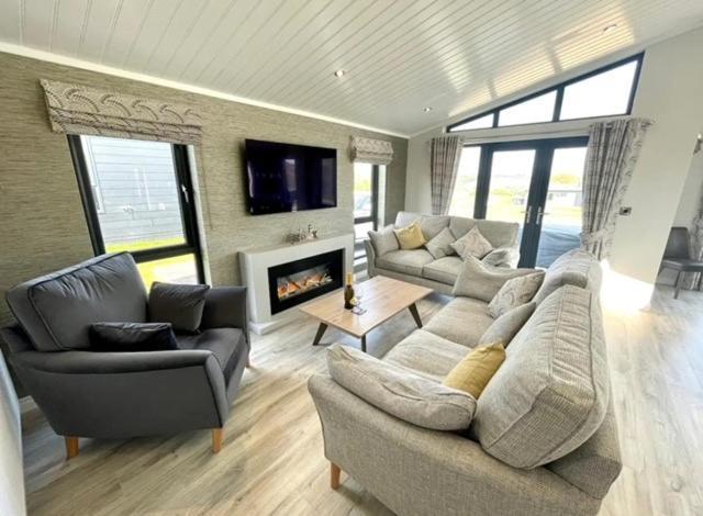 *Luxury Holiday Home With Hot Tub Close To Beach* Penally Bagian luar foto