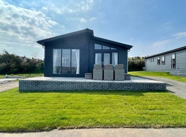 *Luxury Holiday Home With Hot Tub Close To Beach* Penally Bagian luar foto