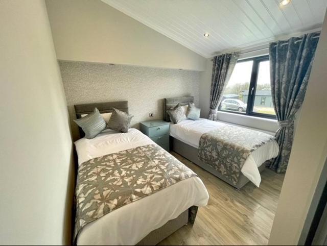 *Luxury Holiday Home With Hot Tub Close To Beach* Penally Bagian luar foto